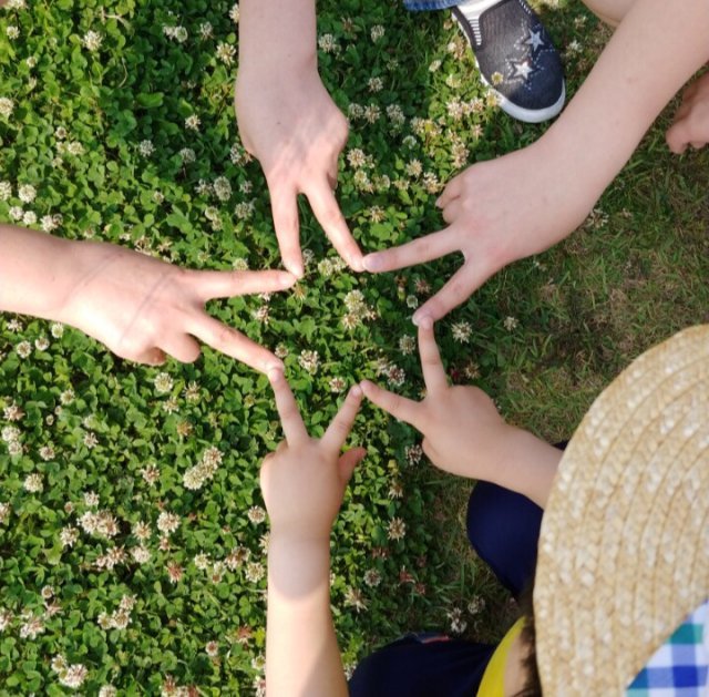 걸음걸음에 놓인 그꽃이었다