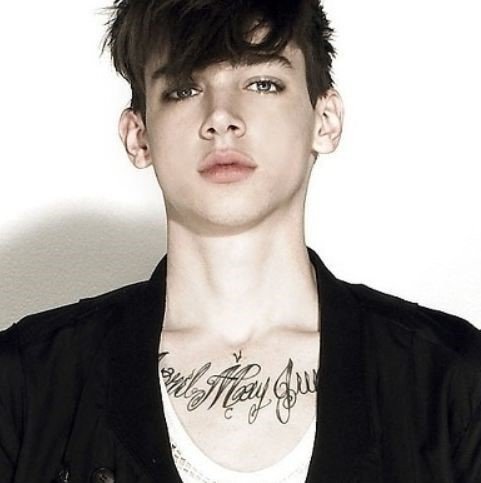 로열블루 고혹을 담은 매혹