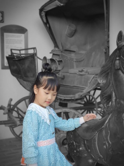 사거리의 미소년