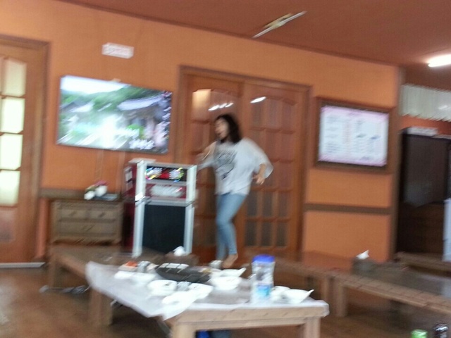 히히