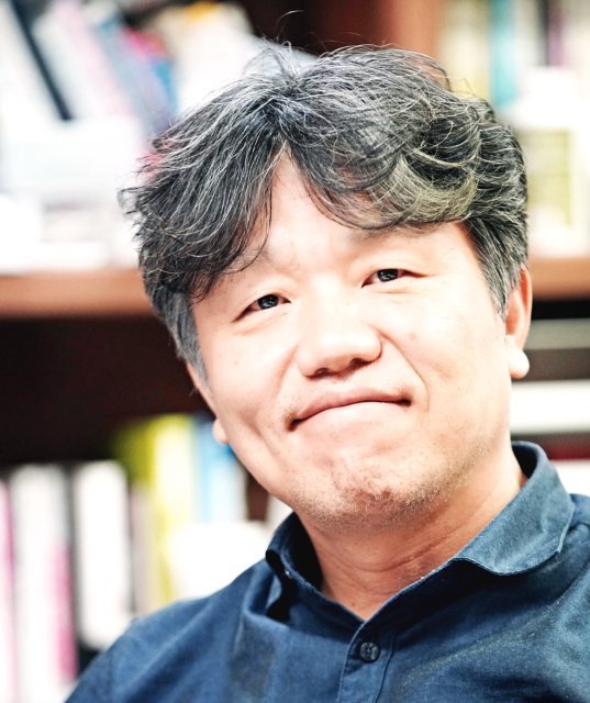 문현근