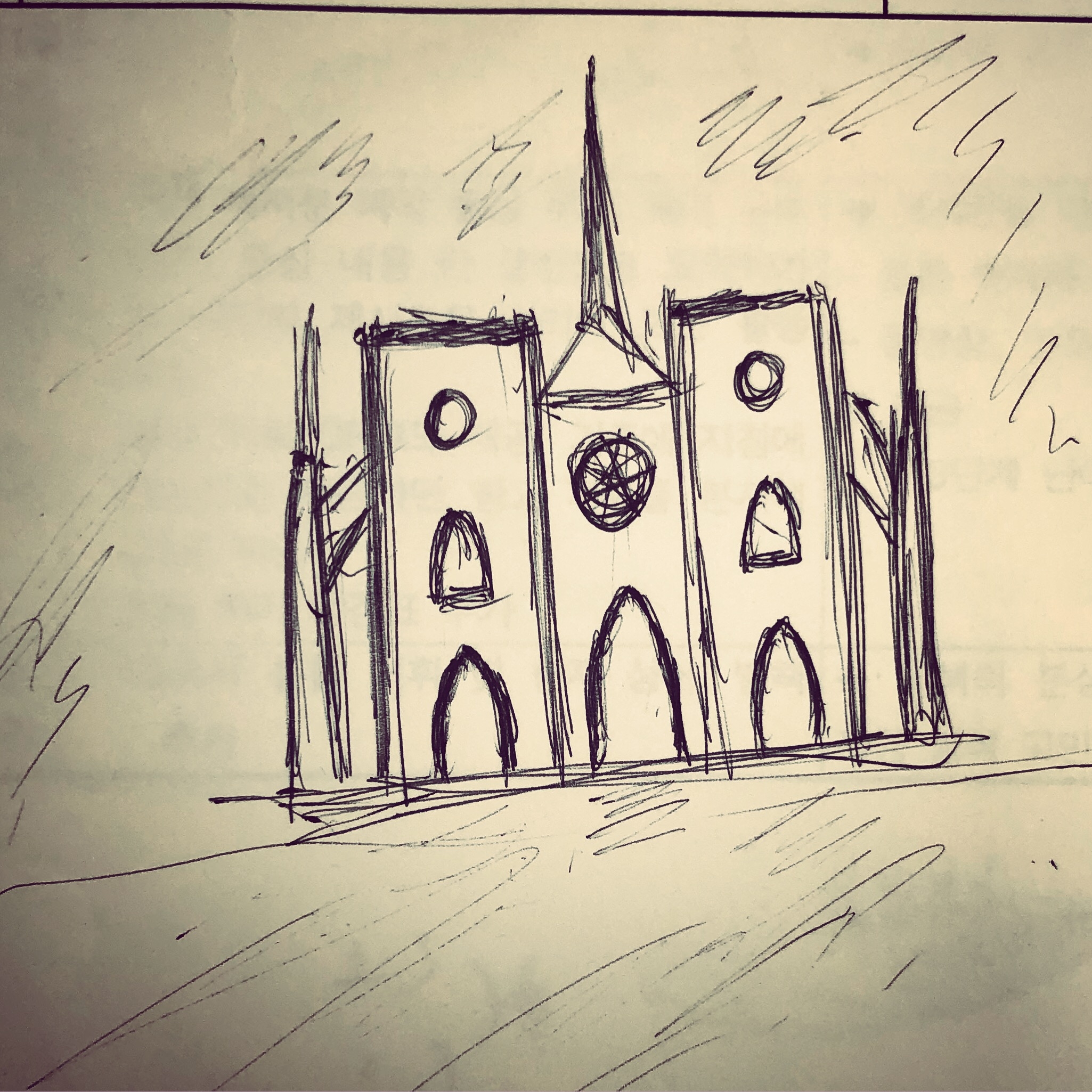 머릿속을 정리하다 낙서로 해본 스케치다. 물론 내 안에 담긴 이미지다 보니 실제 노트르담 성당의 모습과는 거리가 있다.