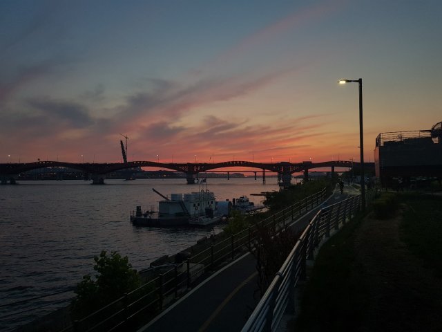 끝나지않는이야기