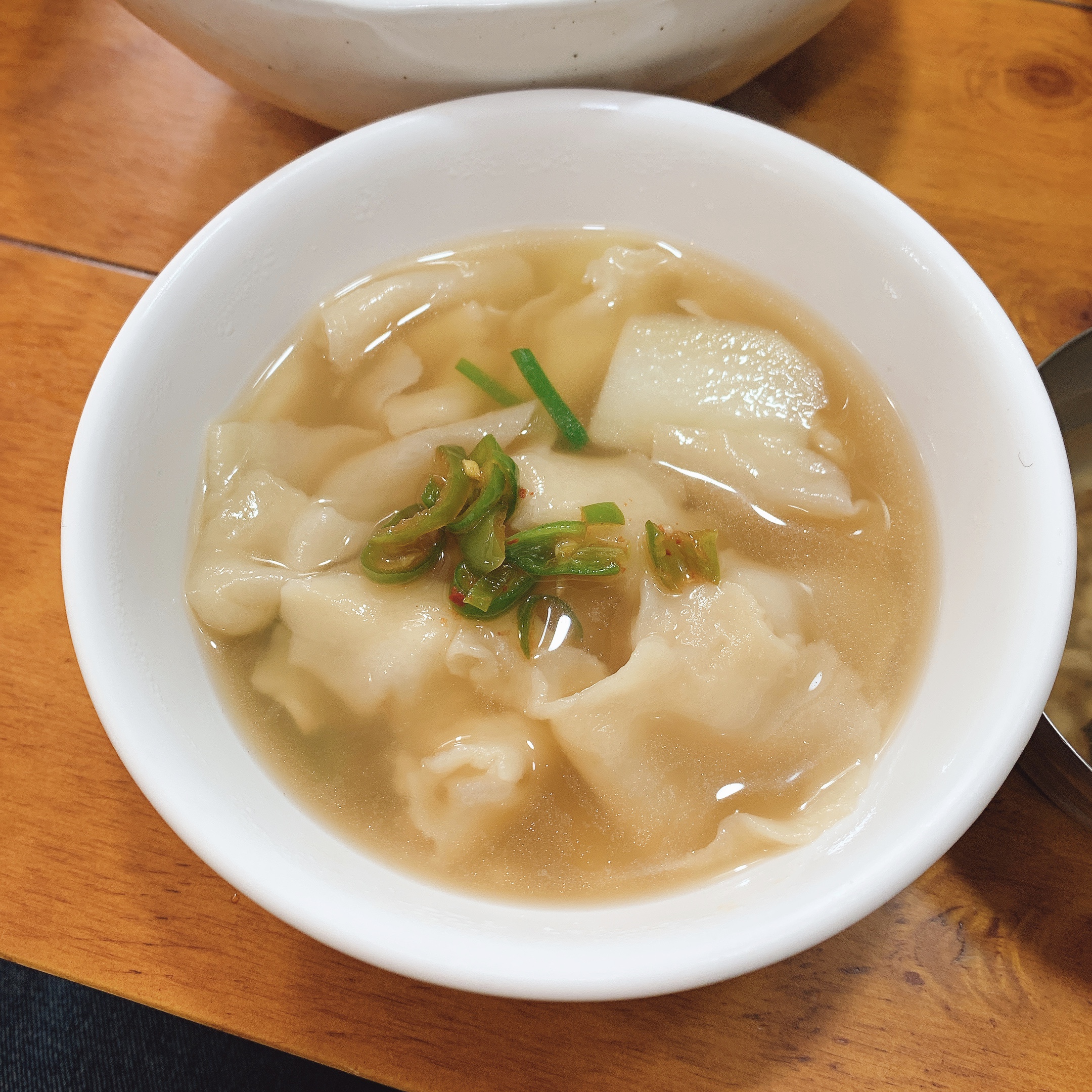 비 오는 날이면 생각나는 수제비와 보리밥