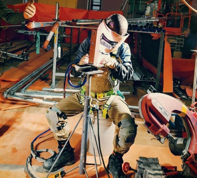 깎은서방 한성일