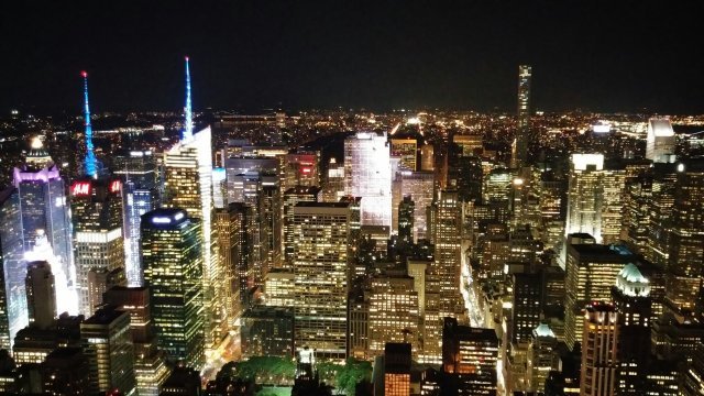 그럼에도 불구하고