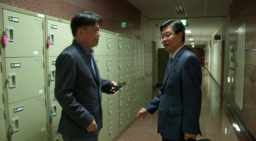 <공범자들> 리뷰 : '기레기' 아닌 '기자'의 발견 -...