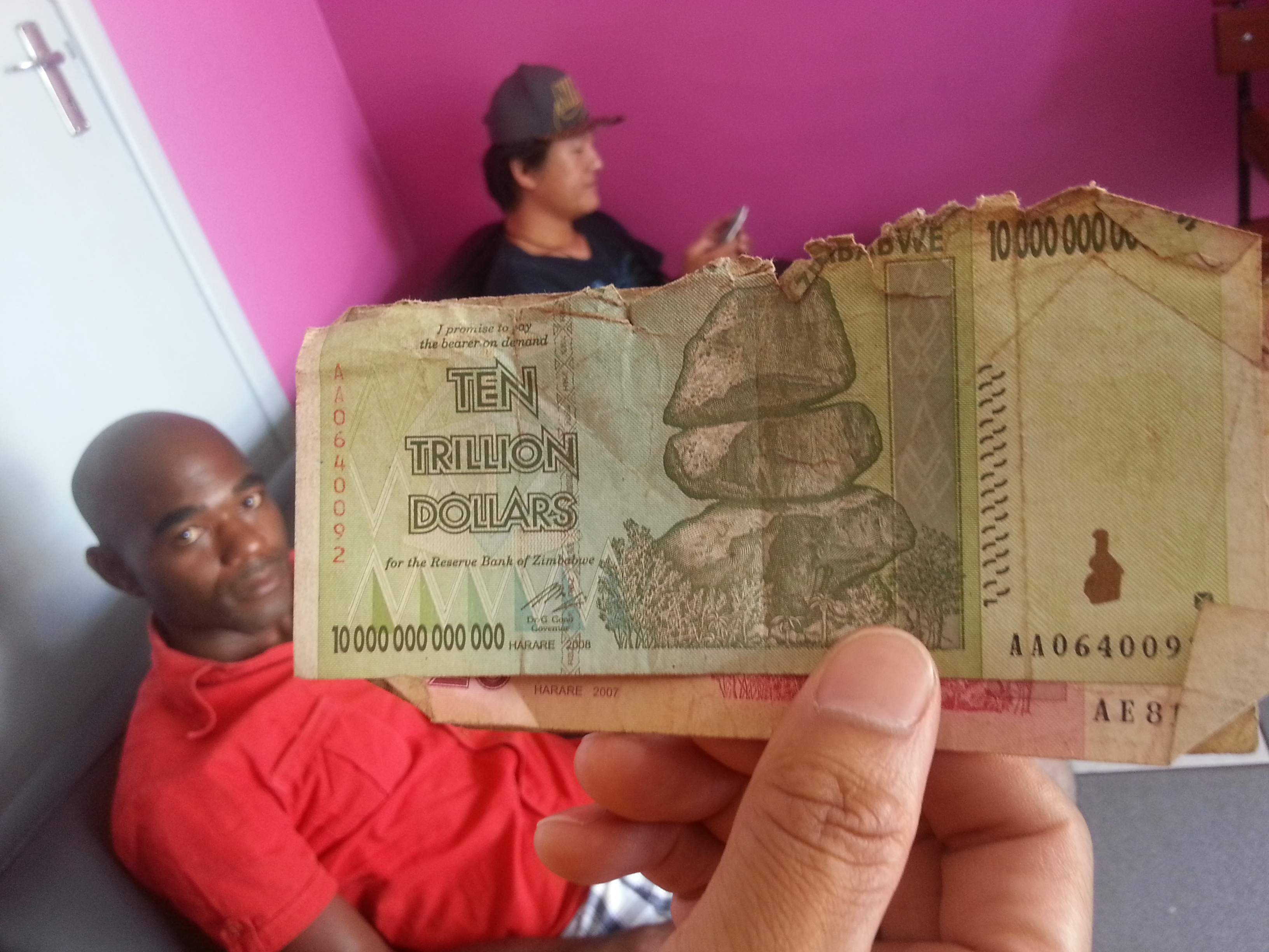 100조 달러가 넘치는 나라