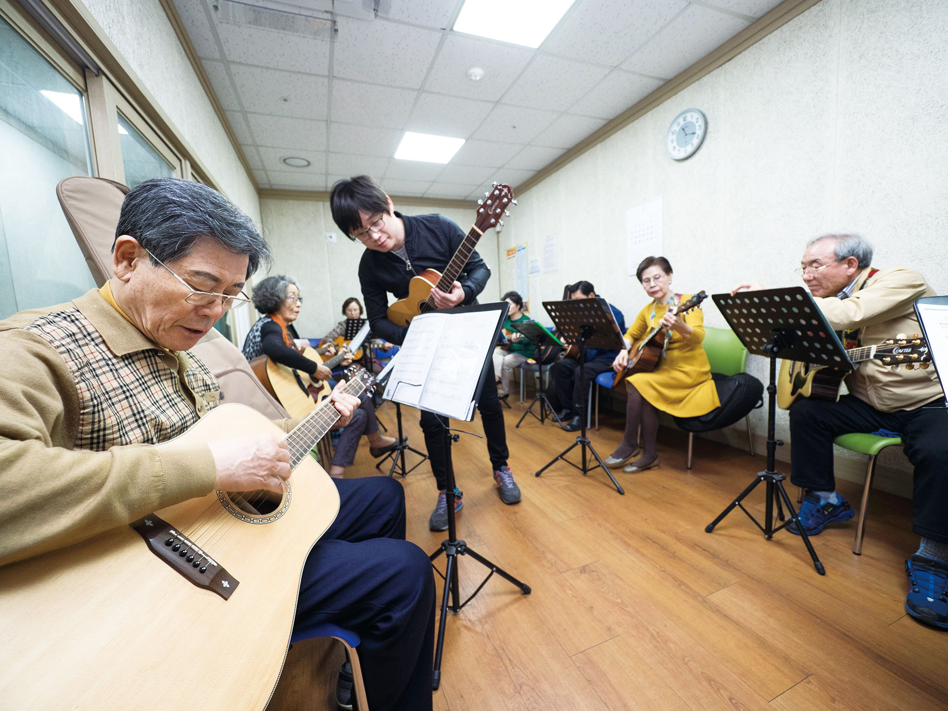 시니어들의 로망 “나도 연주 한번 해볼까? - 중·...