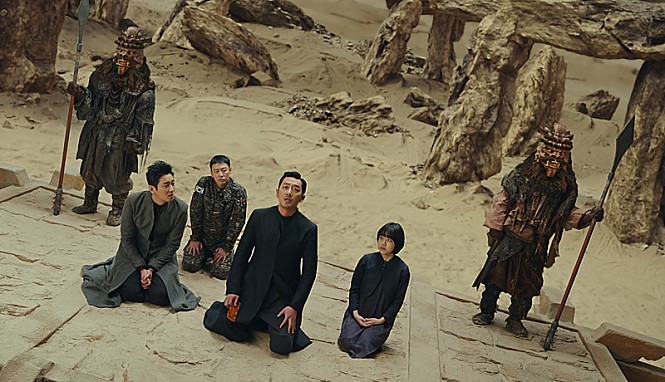 ‘신파극’ 1편과는 확 달라진 <신과함께-인과 연>.