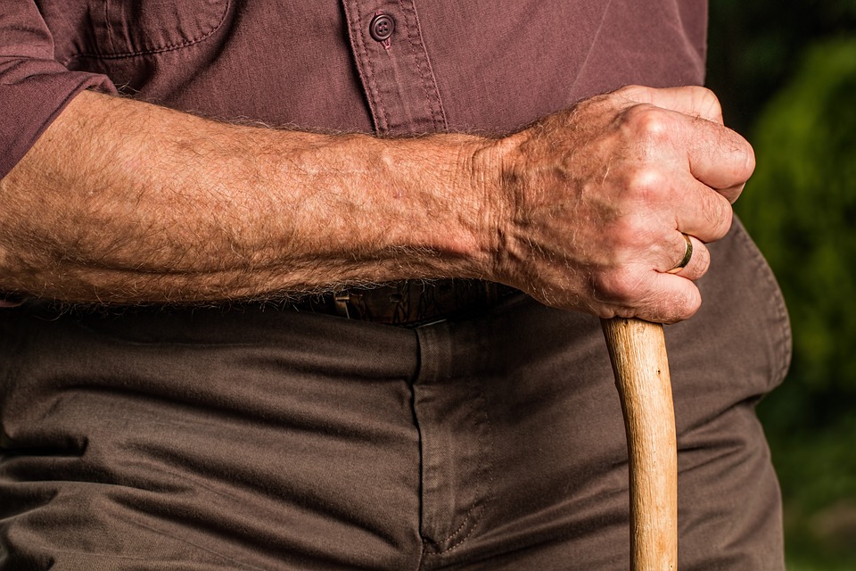 젊을땐 골프에 술값도 펑펑… 70代엔 택배 배달로 ...