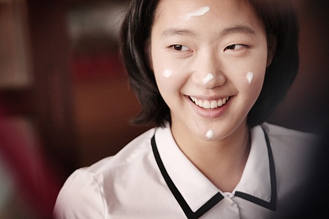 김고은에 대하여 - 그녀는 왜 어떤 작품들에서만 ...
