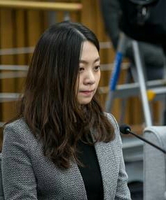 박근혜의 '멍'과 신보라의 '본 적 없다' 사이 - 간...