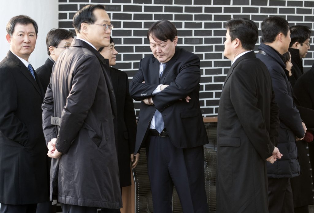 특수수사 몰아주기로 성장한 윤석열