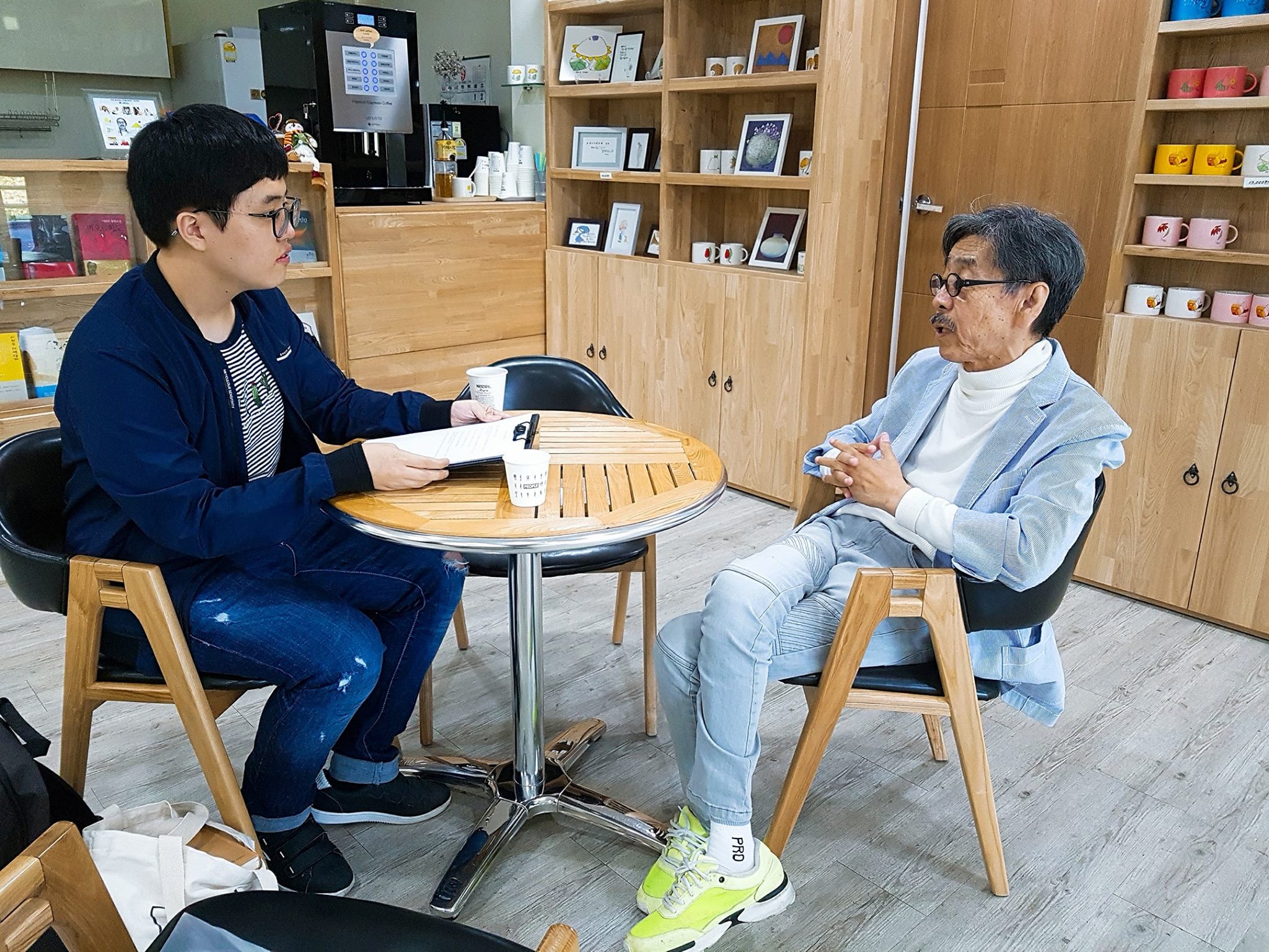 인터뷰를 위해서라면 어디든 간다! - 소설가 이외...