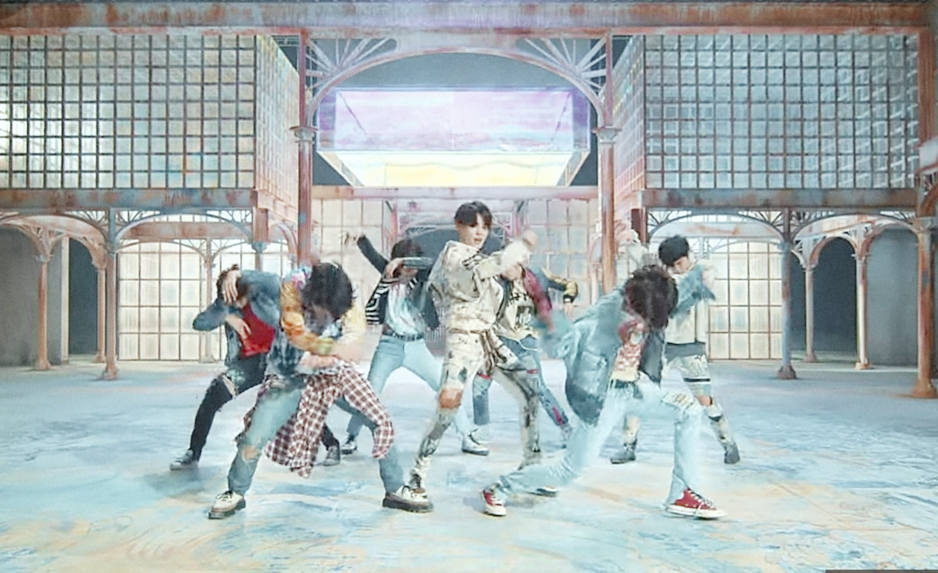 코펜하겐서 BTS(방탄소년단) 발표한 사연 - 덕질이...