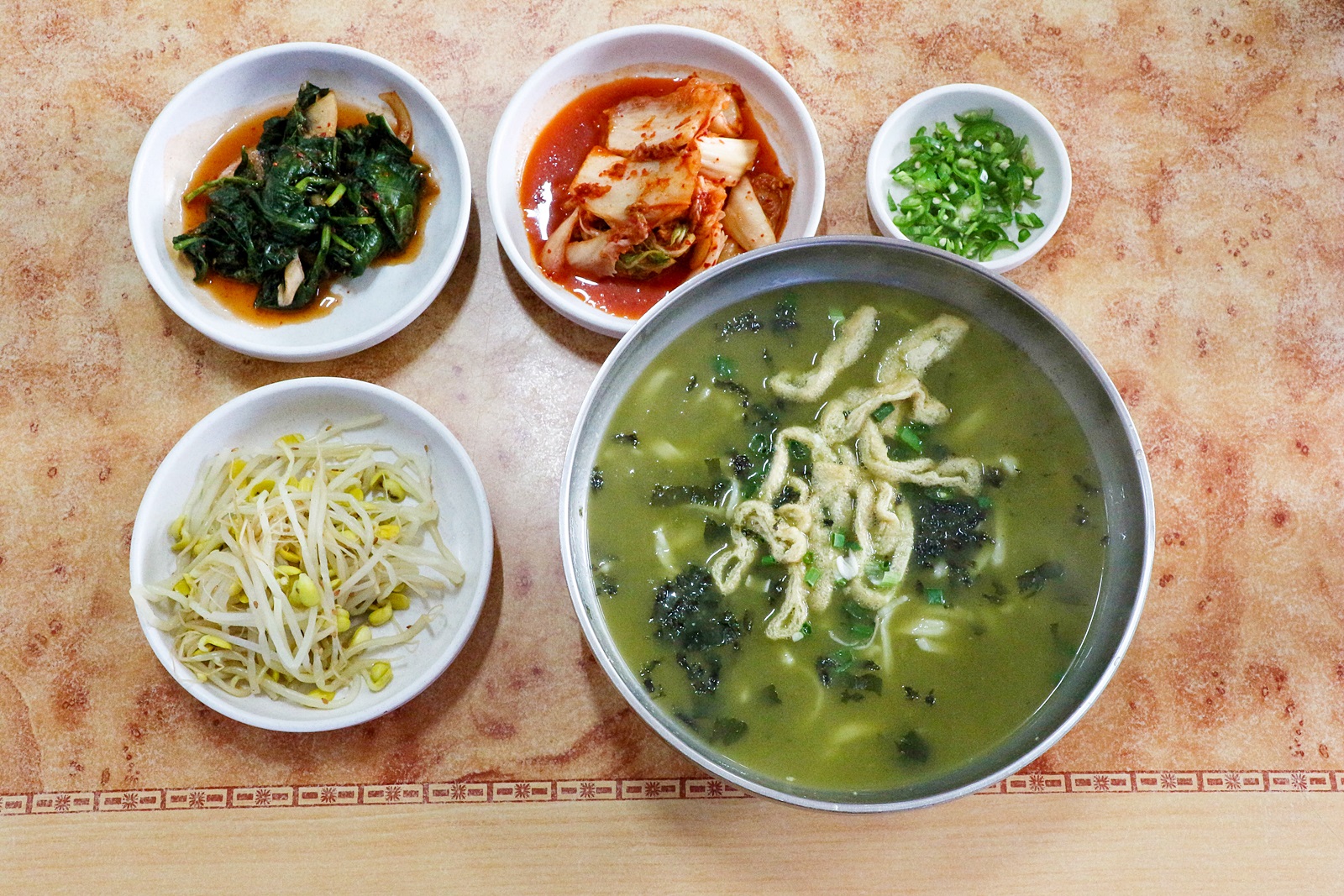 골라먹는 재미! 제주도 보말칼국수 맛집 3