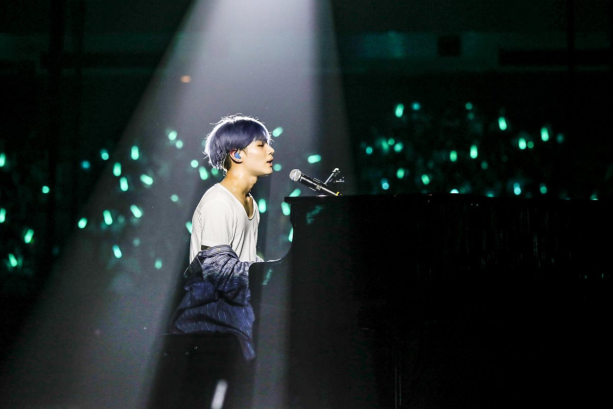 Q로서의 태민 - 남성적인 것과 여성적인 것이 무화...