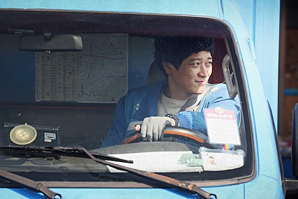 원작 소설과 한국판 <골든 슬럼버> - 강동원은 잘...