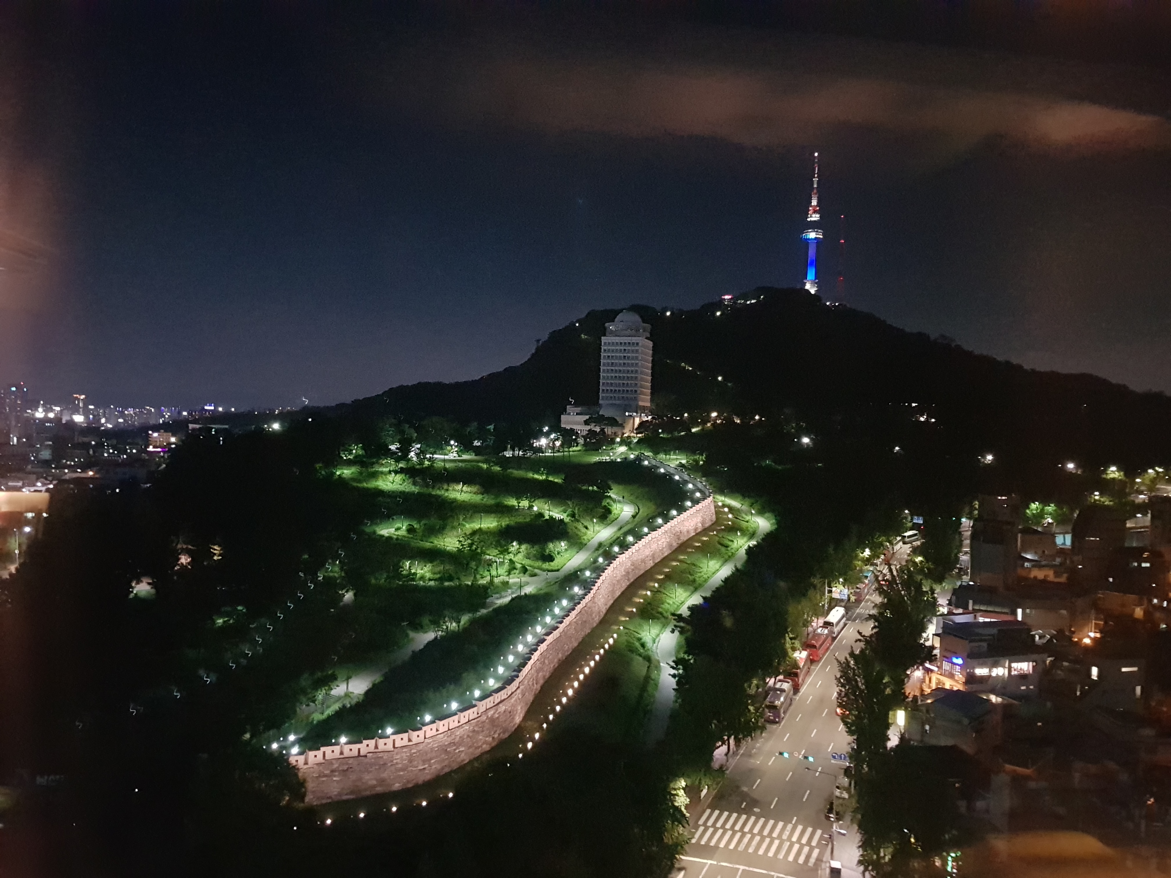 집값 급등의 원인과 대처 방안 - 집값은 규제로 잡...