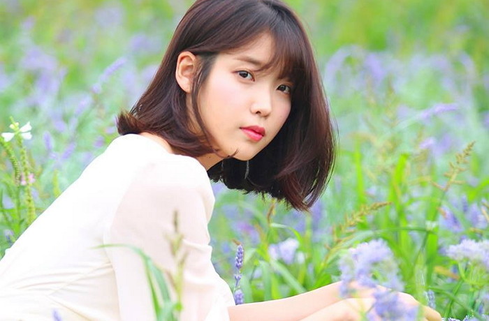 배우 아이유가 멀게 느껴지는 이유