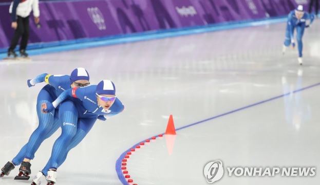 여자스피드스케이팅 '팀추월'에 실망감을 느끼는 ...