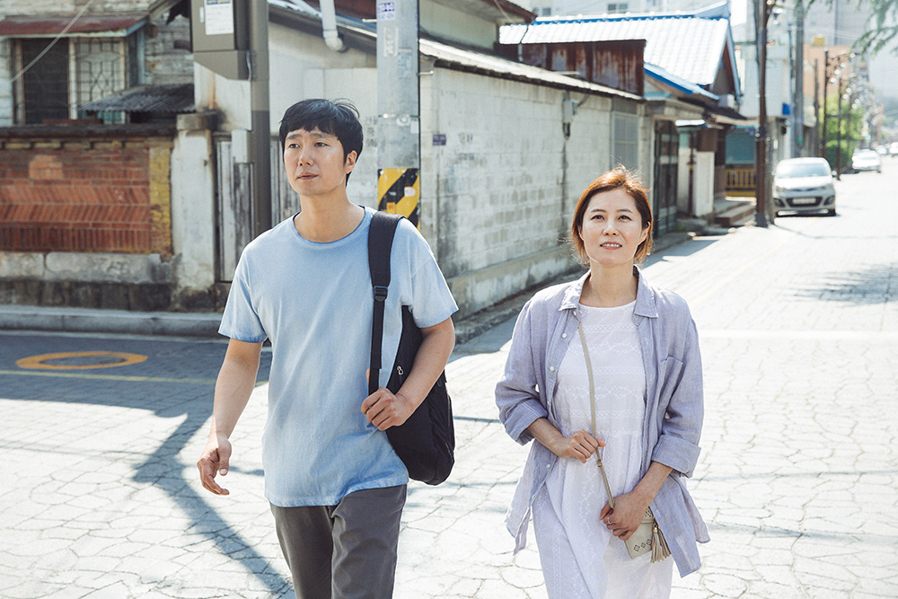 삶과 밀접한 운율 속에서 <군산: 거위를 노래하다>