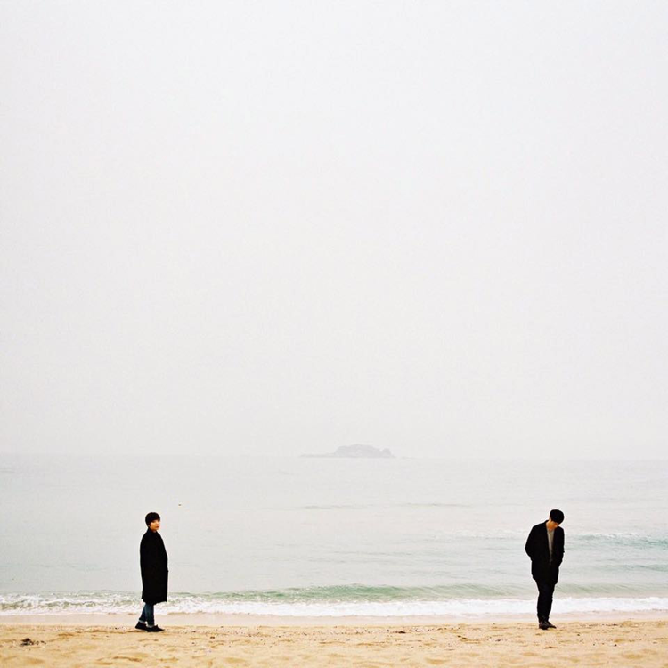 반짝이는 별 또한 사랑하는 이들의 특권 - '오지은...
