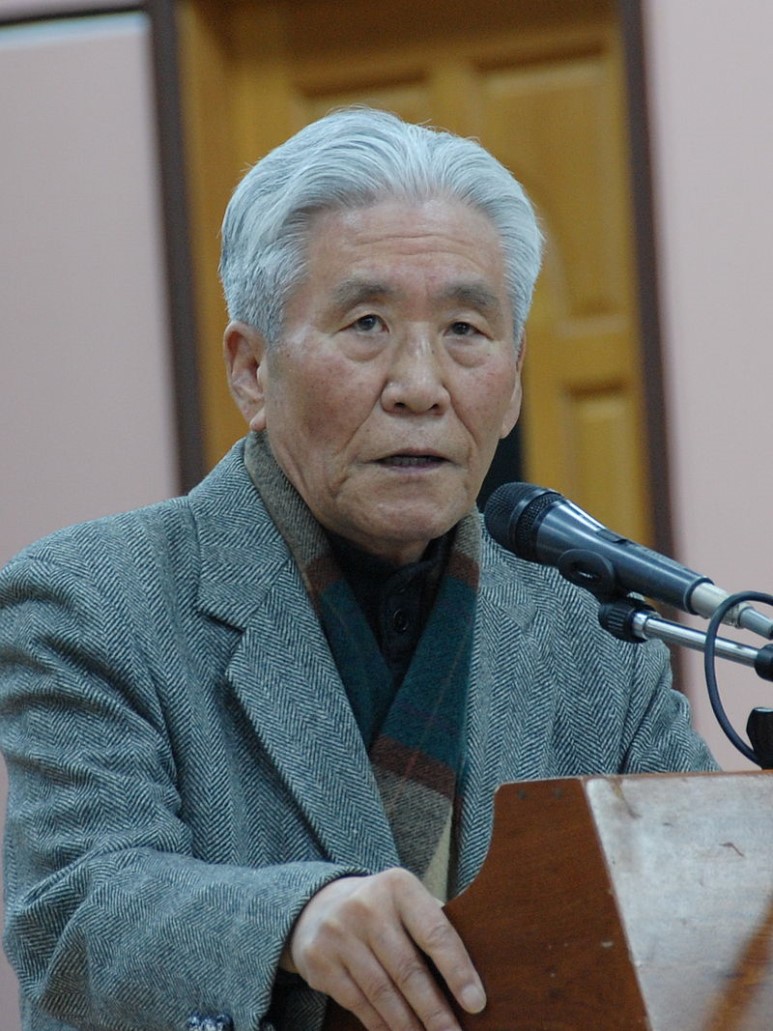 "독립된 나라에서 독립운동하듯 살아가는 사람들" ...