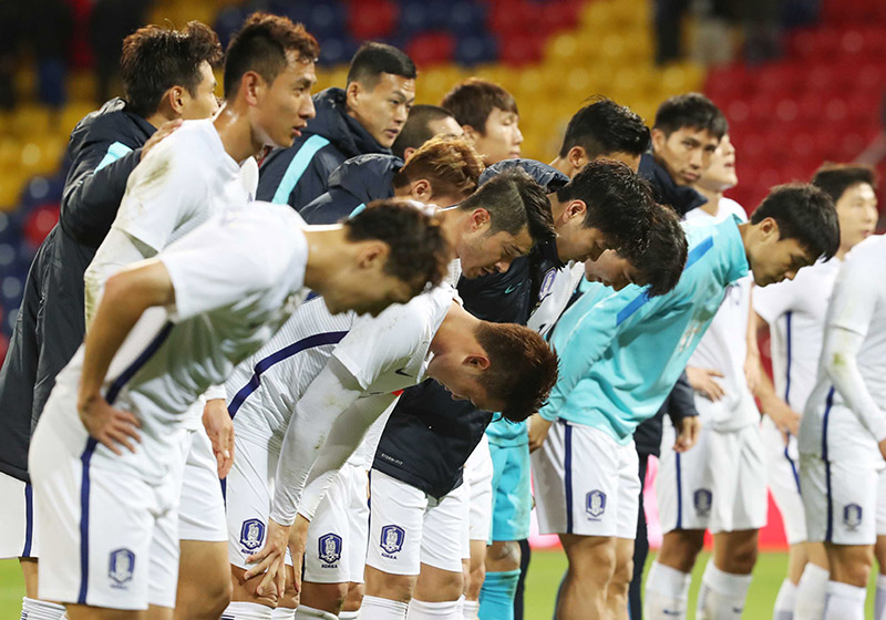 축구국가대표팀, 깎아야 할 뼈가 많이 남았다. - ...