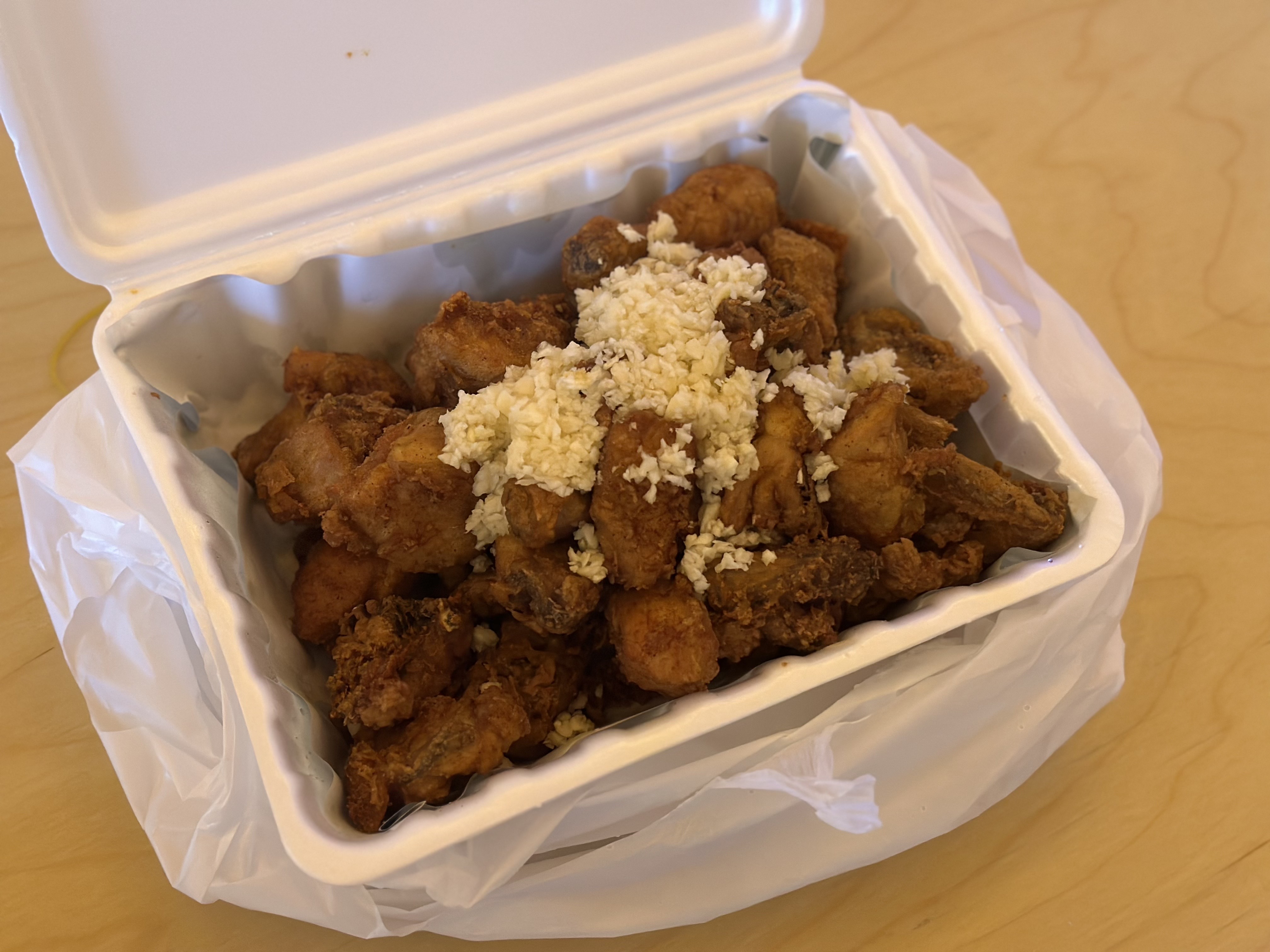 경주에 가면 통닭을 뜯어줘요