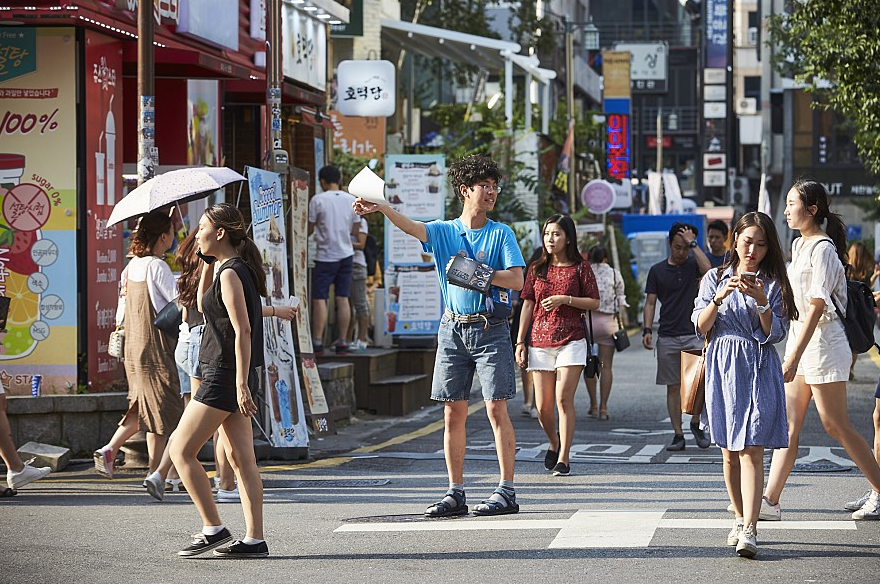 지금은 사라진 내 아지트, 프랜차이즈와는 다른 너.