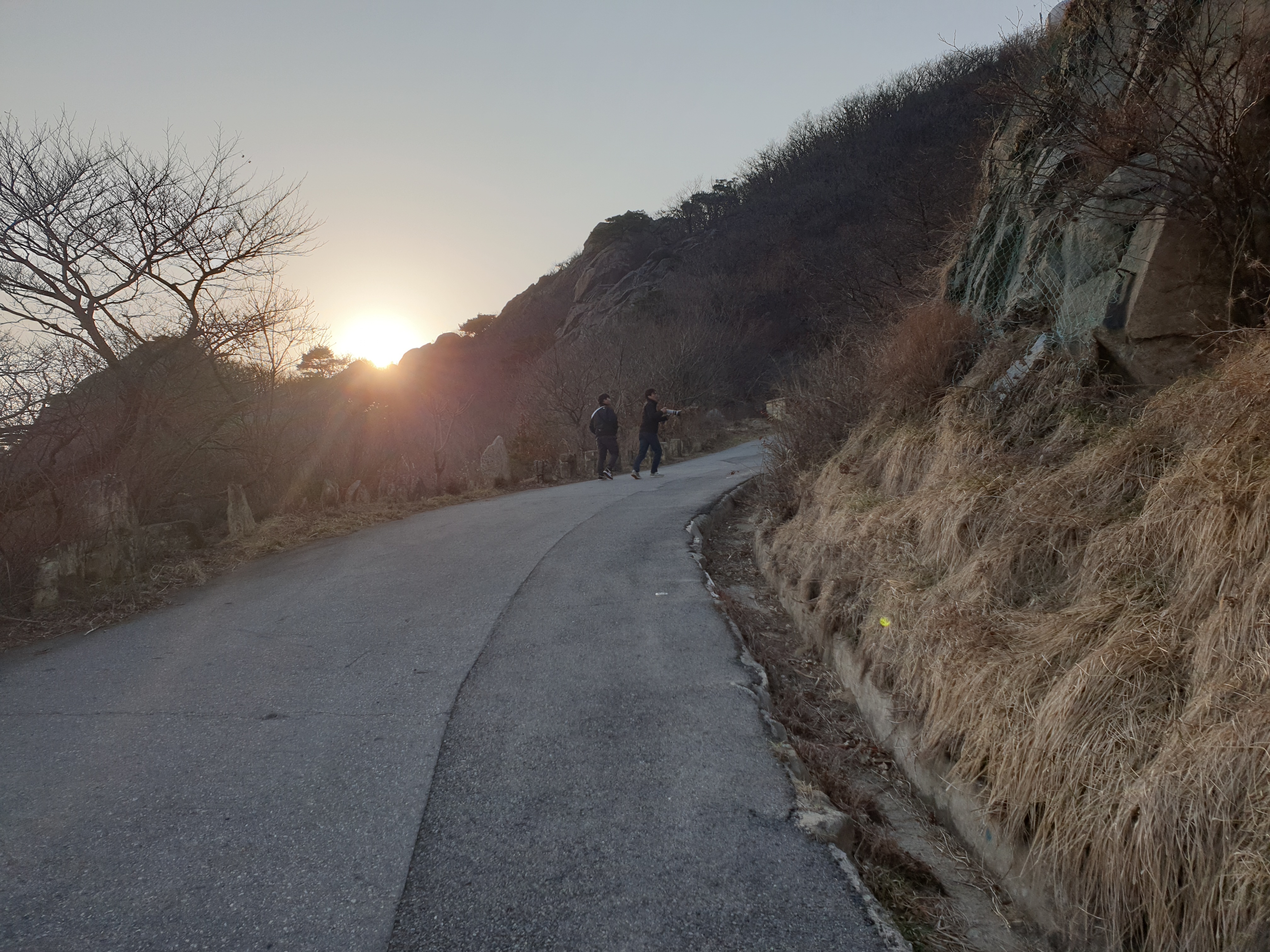 게으르고 이기적인 너