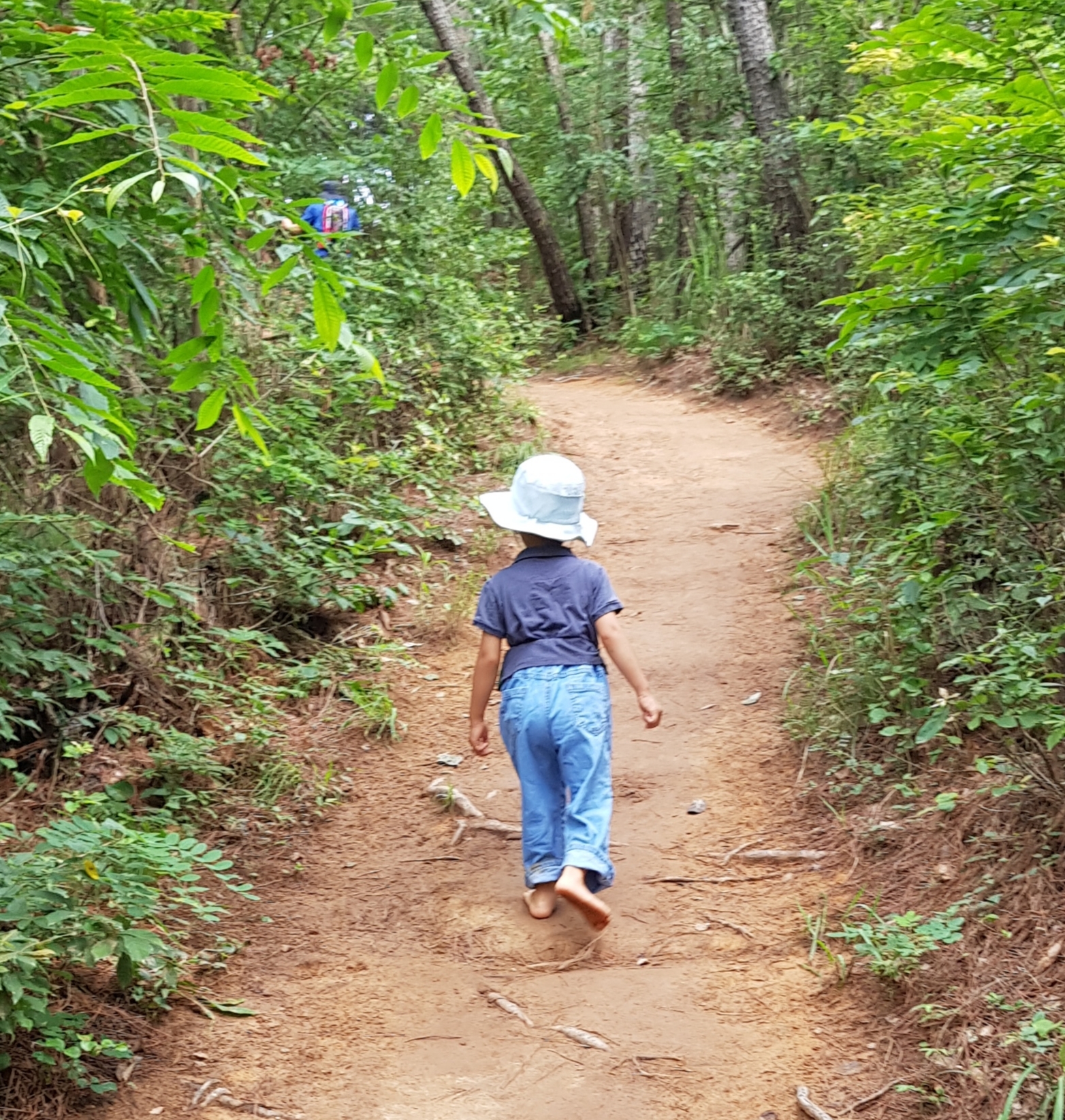 맨발의 산바카라자