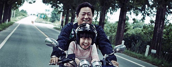사방에 <곡성>의 기운