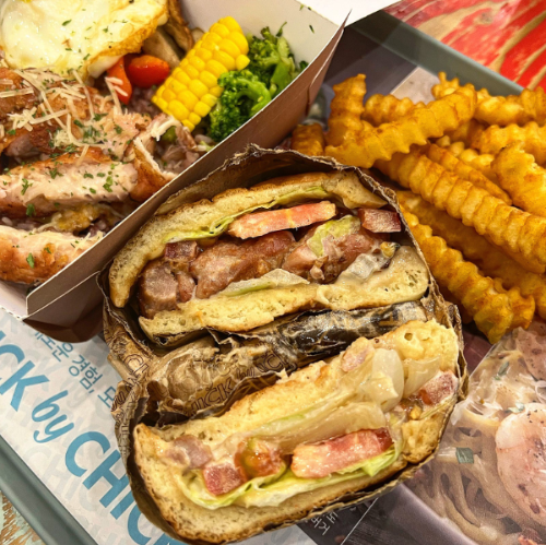 칙바이칙, 요즘 힙한 치킨 다이닝. 칙바이칙, 요즘 힙한 치킨 다이닝. 