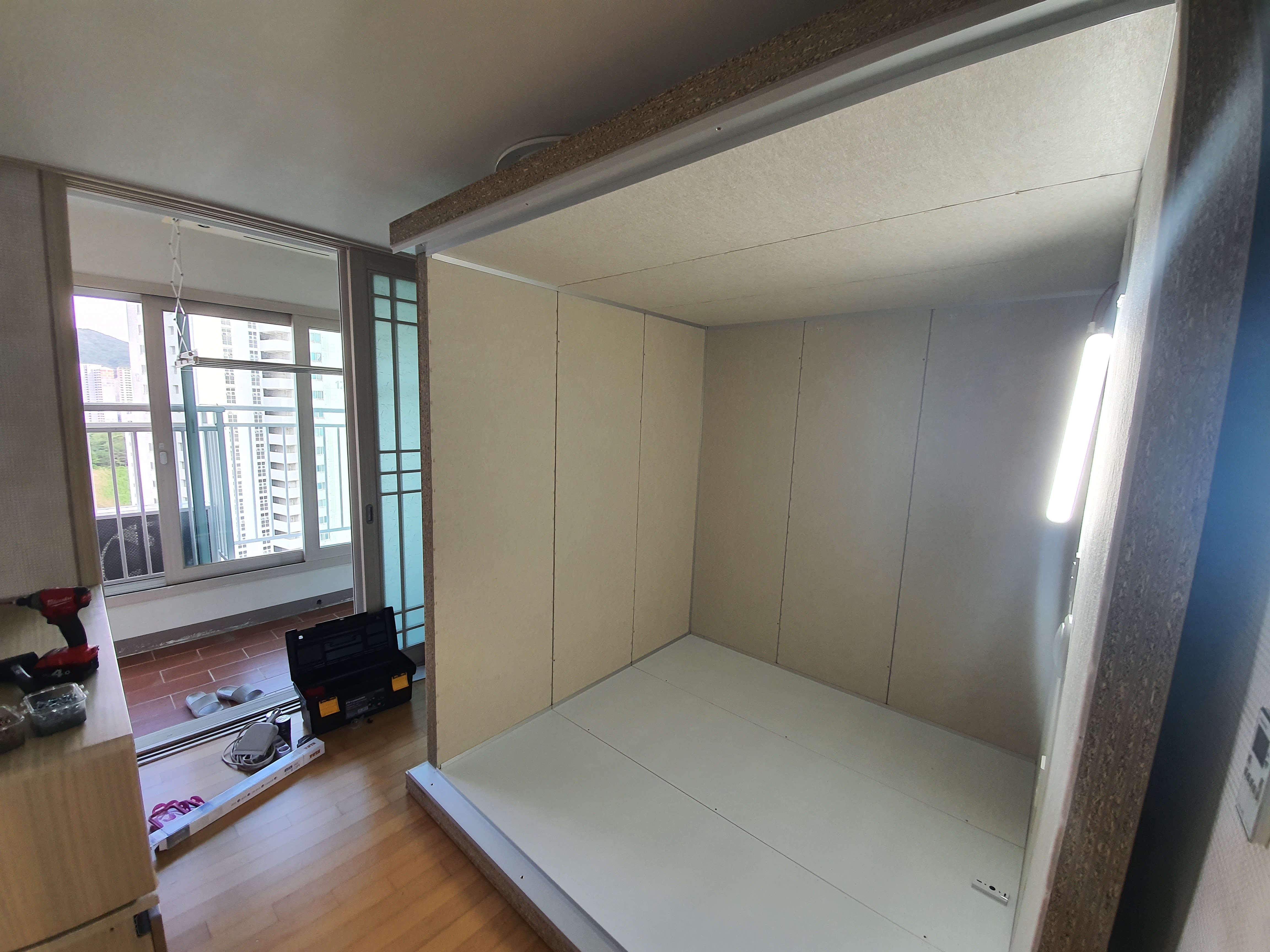 TV를 포기하고 만든 신혼집 코인노래방