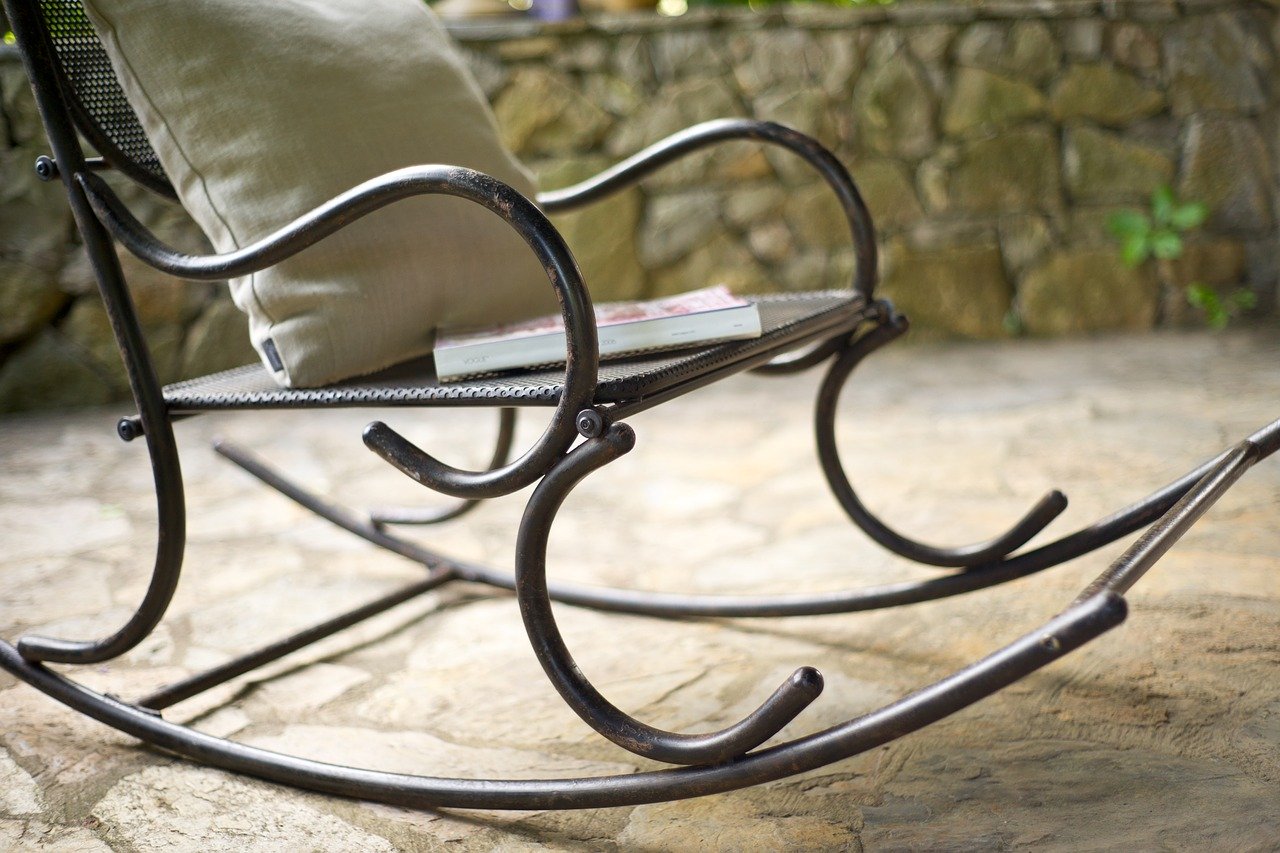 chair-2453335_1280.jpg