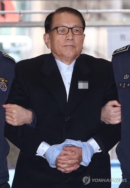 법 앞에 평등은 없다 - 김기춘 3년, 조윤선 집행유예