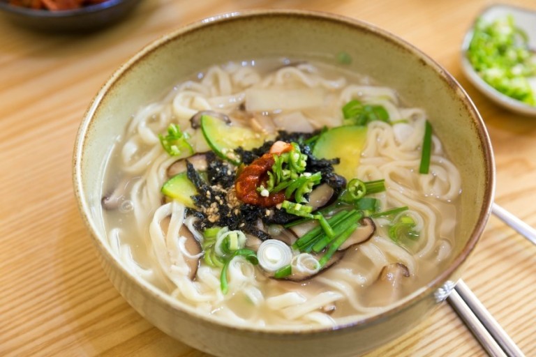 촌칼국수 이미지