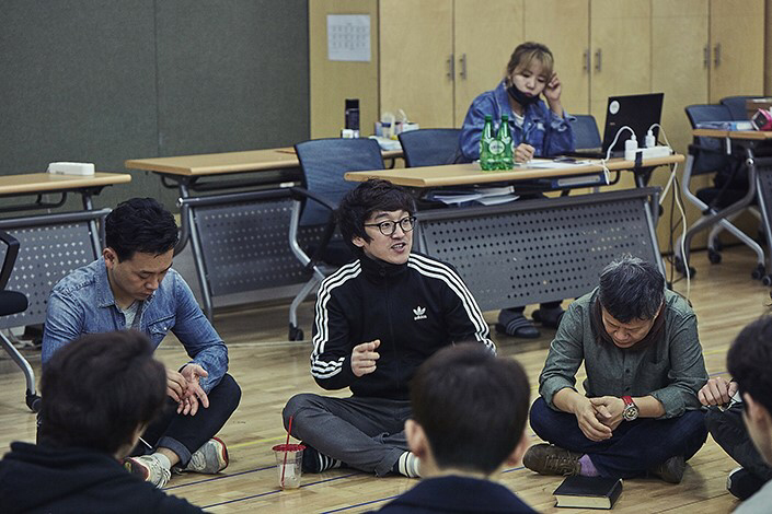 독백이란 세상에 외치는 진심이다 - ㈜인사이트엔...