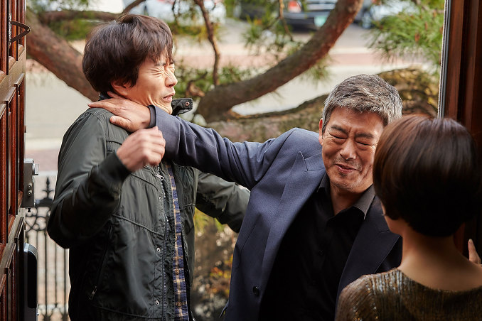 ‘탐정: 더 비기닝’ 여자를 마녀로 만드는 영화 -...