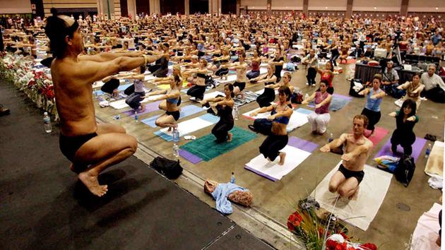 Bikram_teaching.jpg