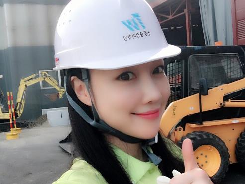 "몰카 당했다" 낸시랭, 112에 동료 여가수 신고