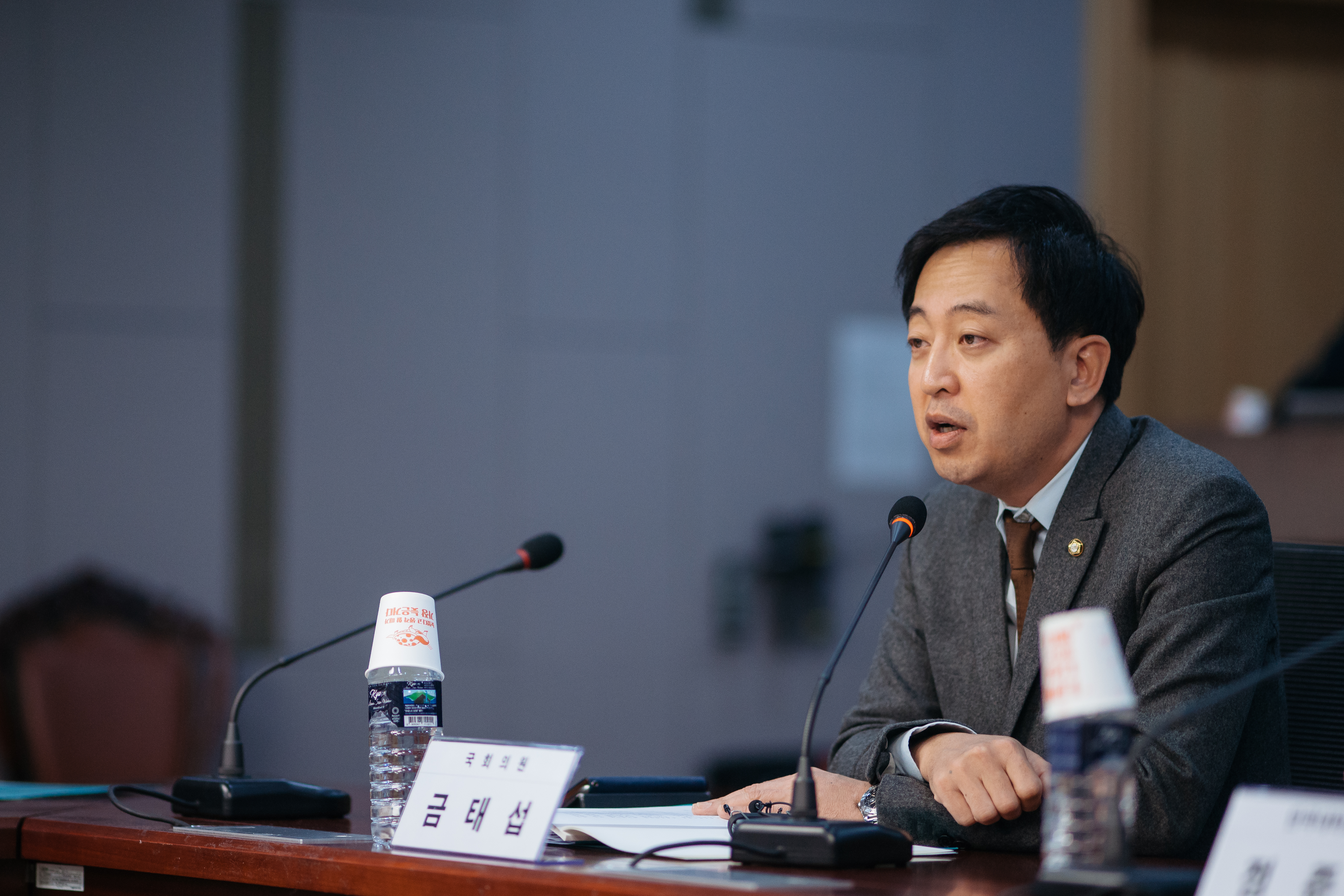 '재판거래' 의혹 수사를 경찰에 맡기면 좋은 점