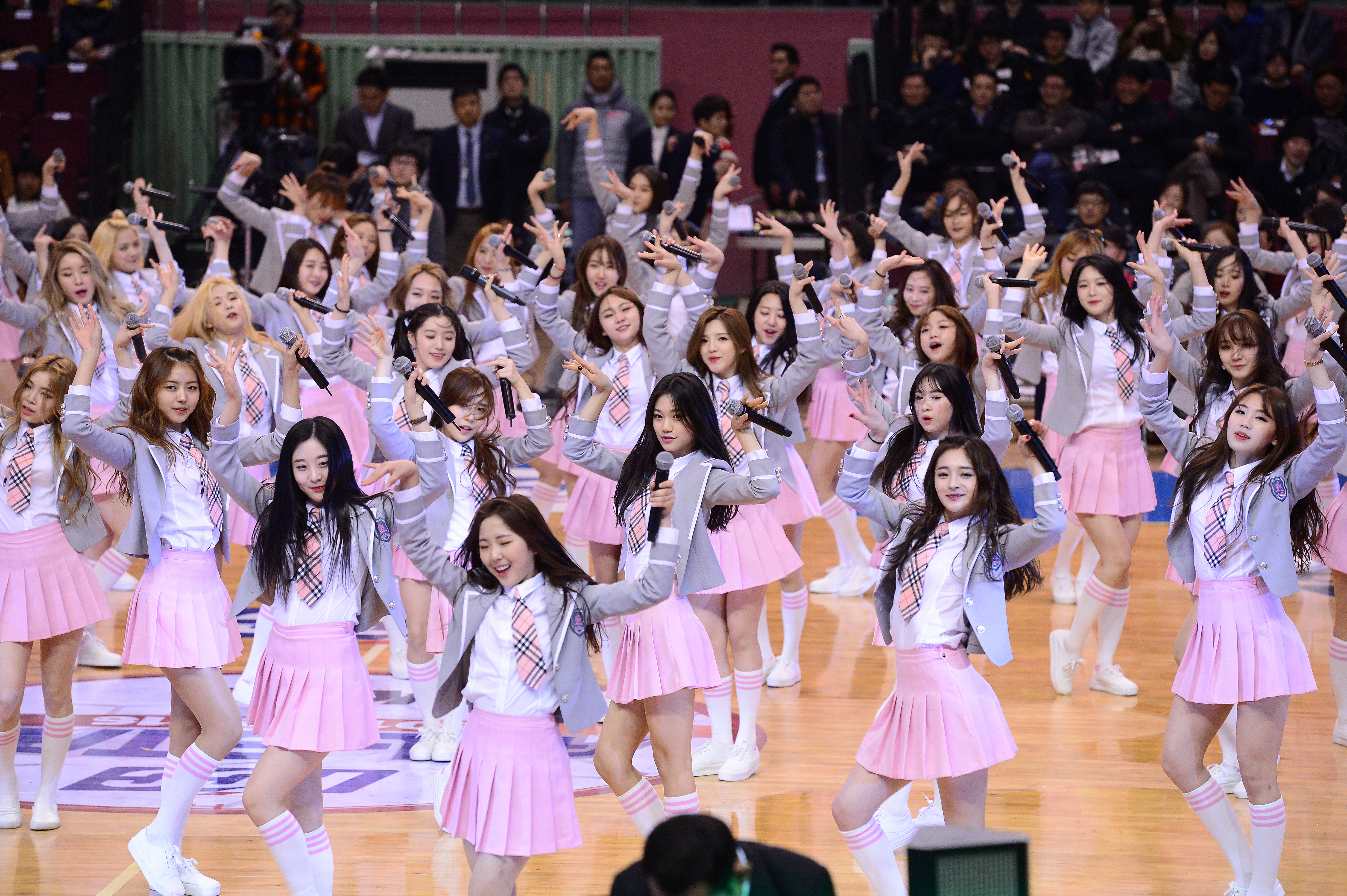 왜 사람들은 설리를 욕하고 설현에 열광하나?