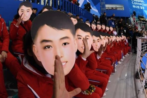 김일성 가면을 보고 싶은 사람들