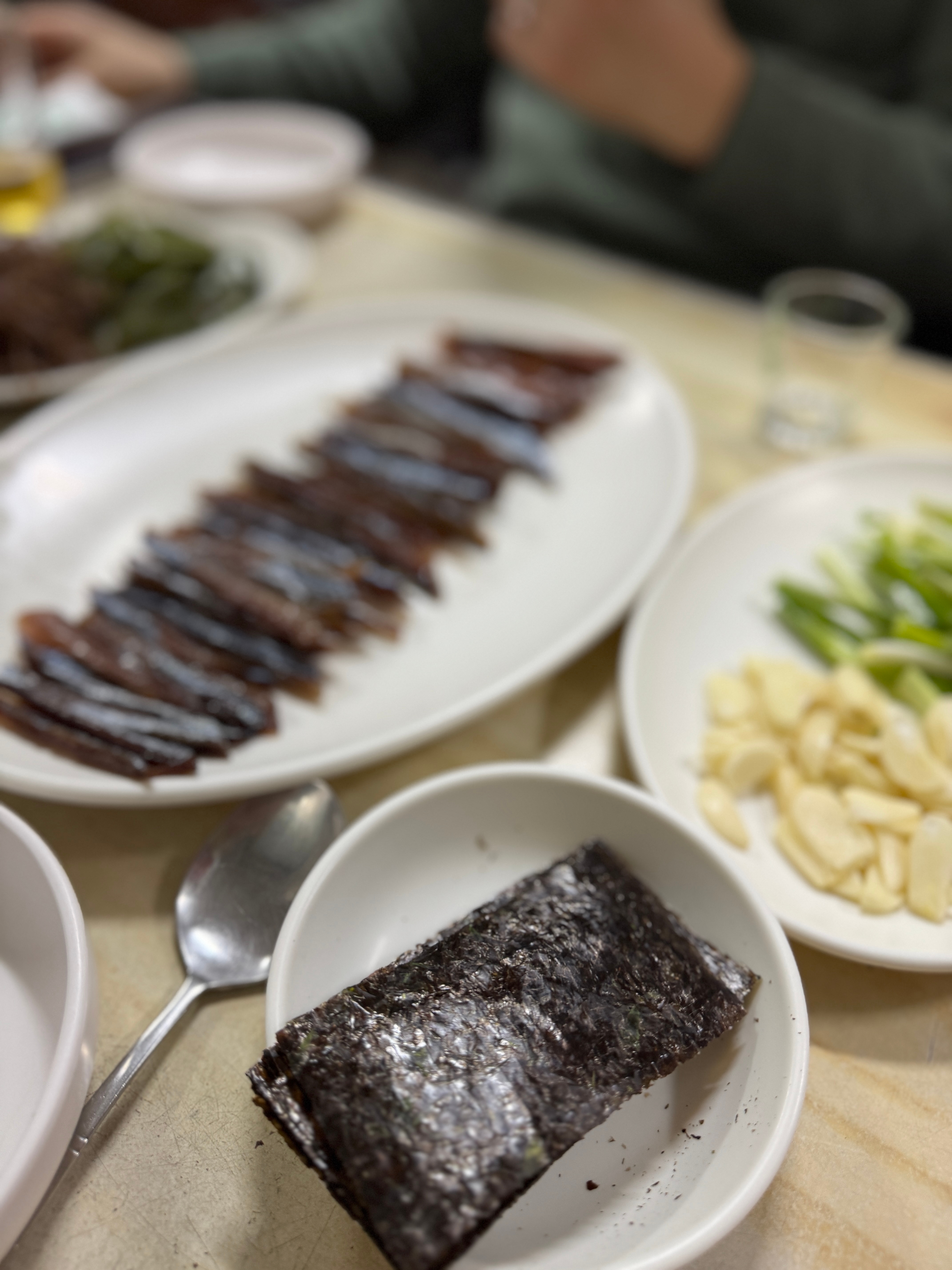 서울 한복판에서 포항 앞바다를 만나다. 영덕회 식당.