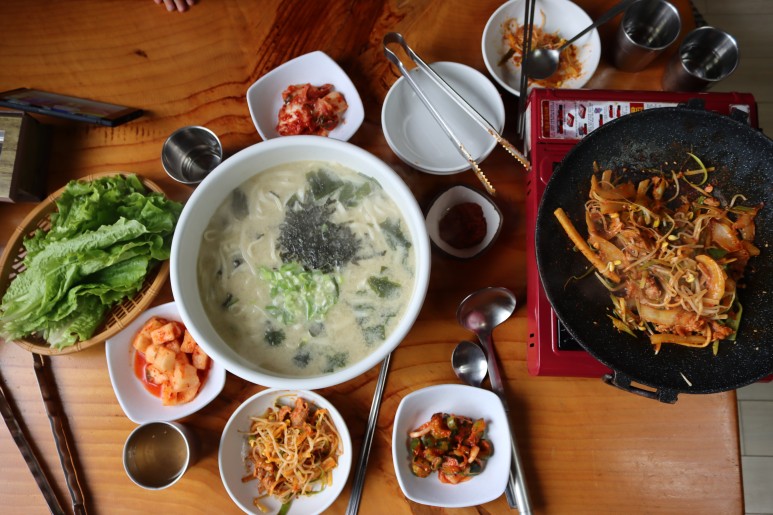 쌍둥이칼국수 이미지