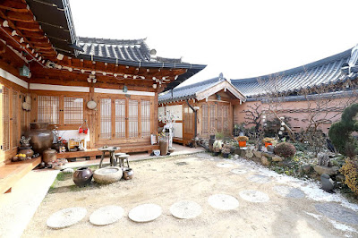 FRONT YARD(앞마당) 이미지
